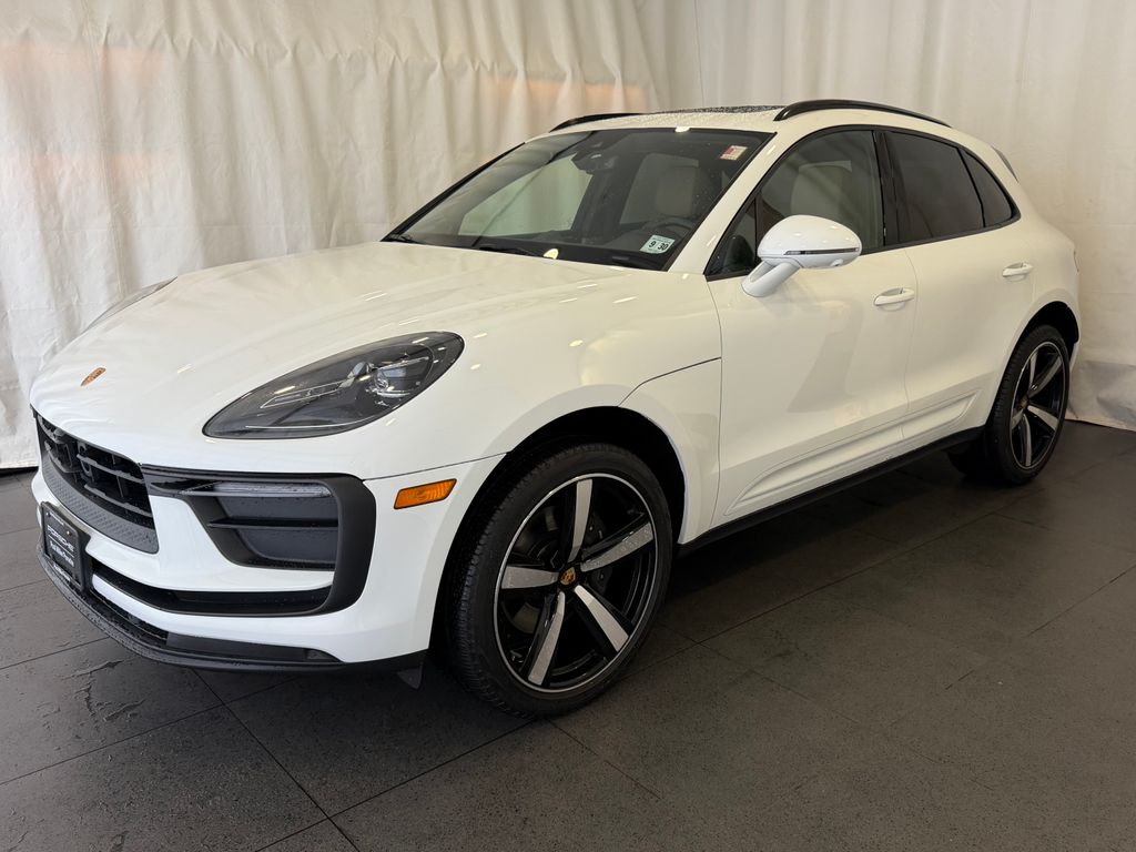 2025 Porsche Macan